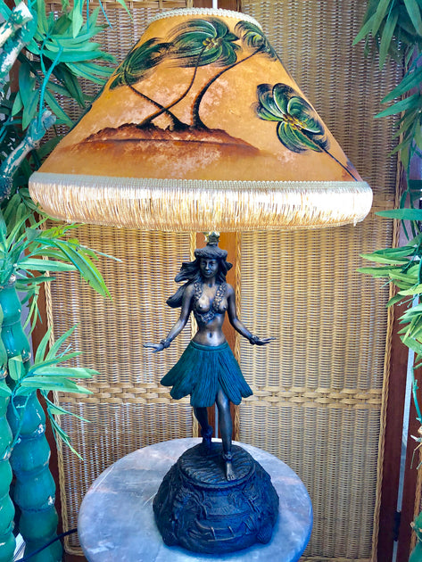 Ho'okena bronze Lei | Hawaiian Hula Lamps